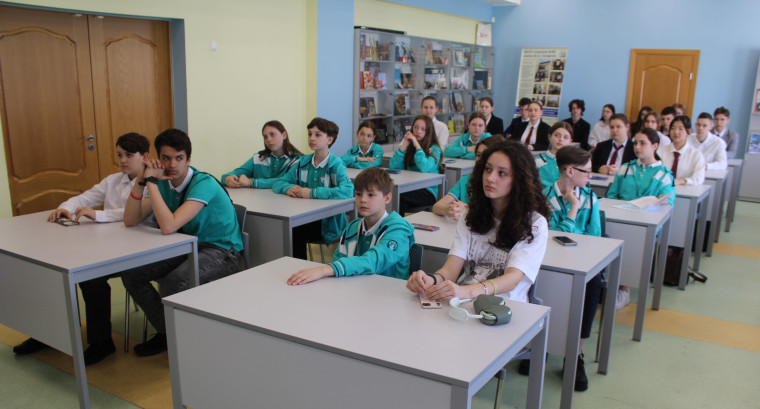 Клуб юных дипломатов из Москвы – в гимназии №40.